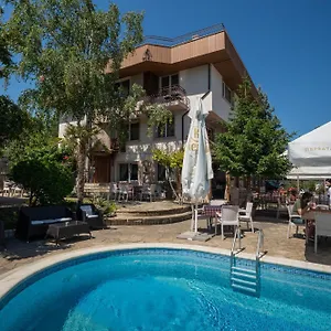 La Casa Warna